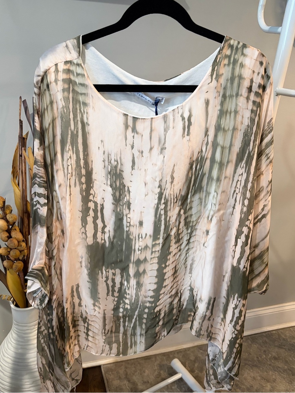 NWT ✨ Tempo Lightweight Tie-Dye Sheer lined Blouse in Olive and Cream size s/m